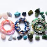 Pourquoi porter des bijoux en pierres naturelles, des bijoux spirituels ? Pierres naturelles et bijoux spirituels